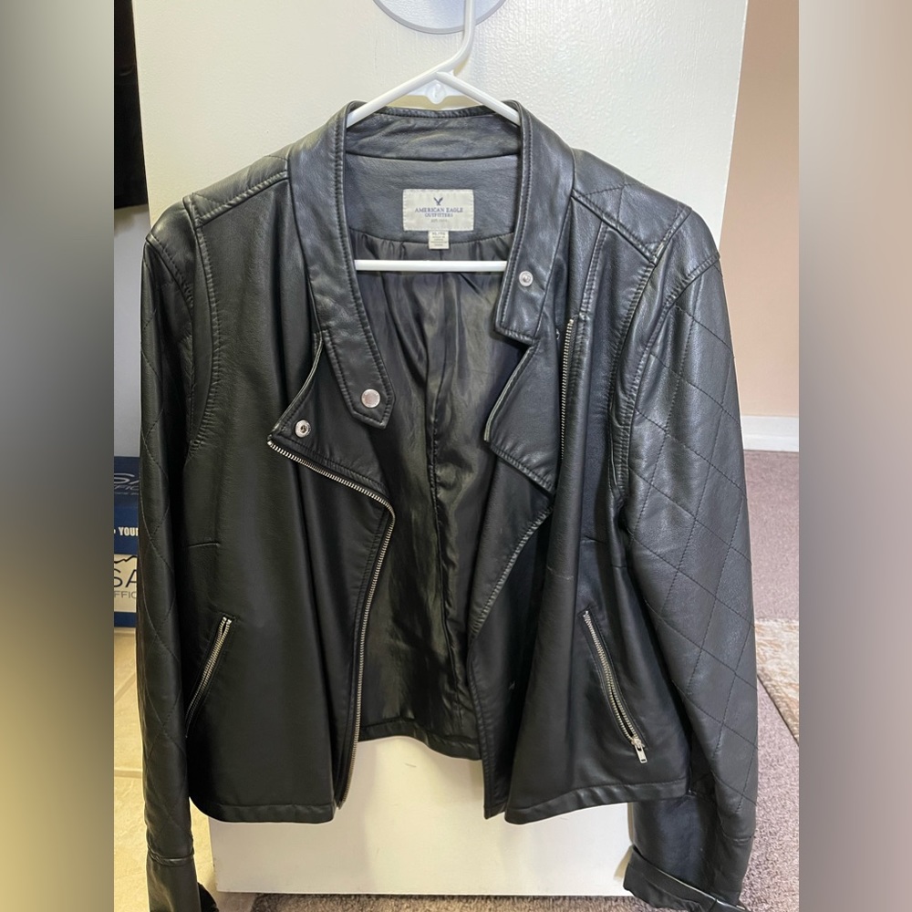 Womens XL leather American eagle jacket. Excellent like new condition.